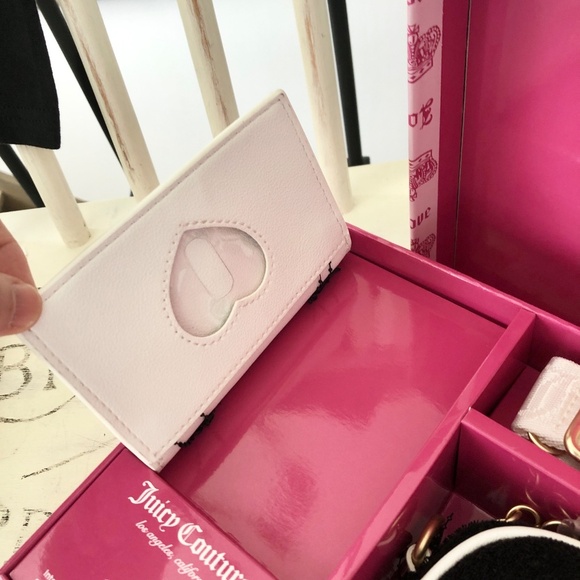 Juicy Couture, Slim Camera Bag/Handbag, Purse, Crossbody Bag, Box Set, New - Picture 7 of 14